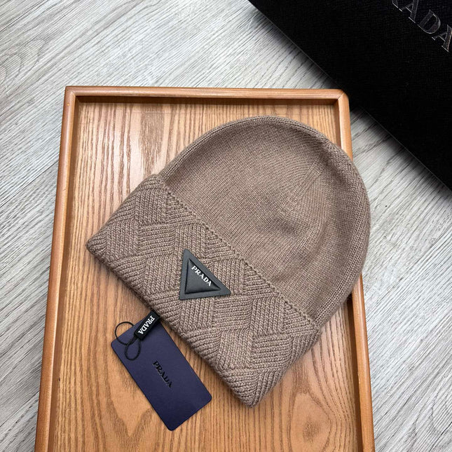 BEANIE HAT IN MEDIUM BROWN WOOL AND RABBIT FUR 436401