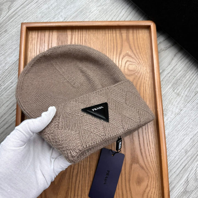 BEANIE HAT IN MEDIUM BROWN WOOL AND RABBIT FUR 436401