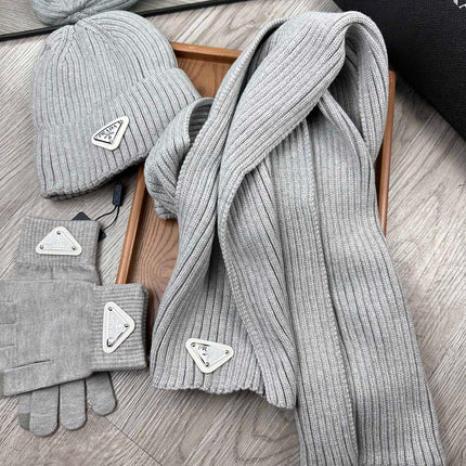 THREE-PIECES SET IN PALE GRAY WOOL AND ACRYLIC 406556