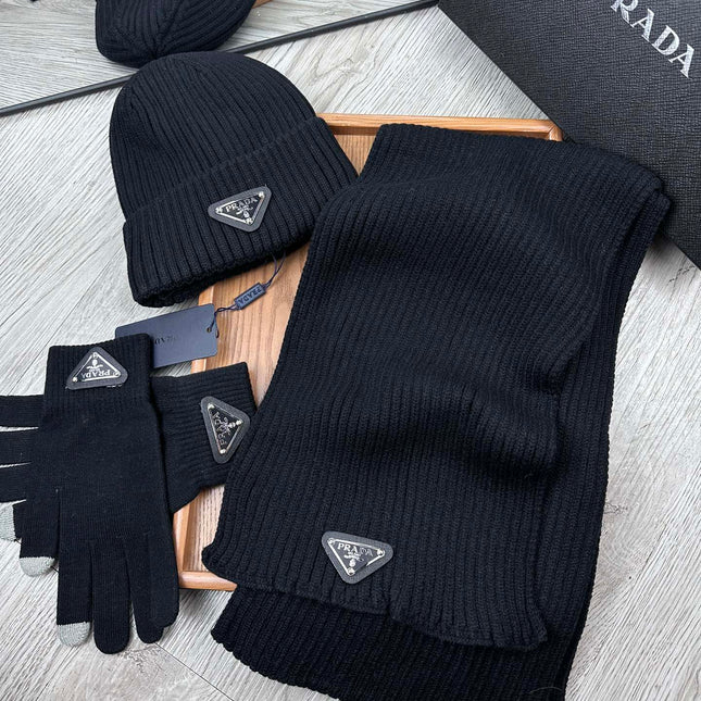 THREE-PIECES SET IN BLACK WOOL AND ACRYLIC 406558