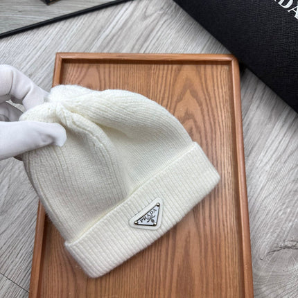 BEANIE HAT IN WHITE WOOL 332394