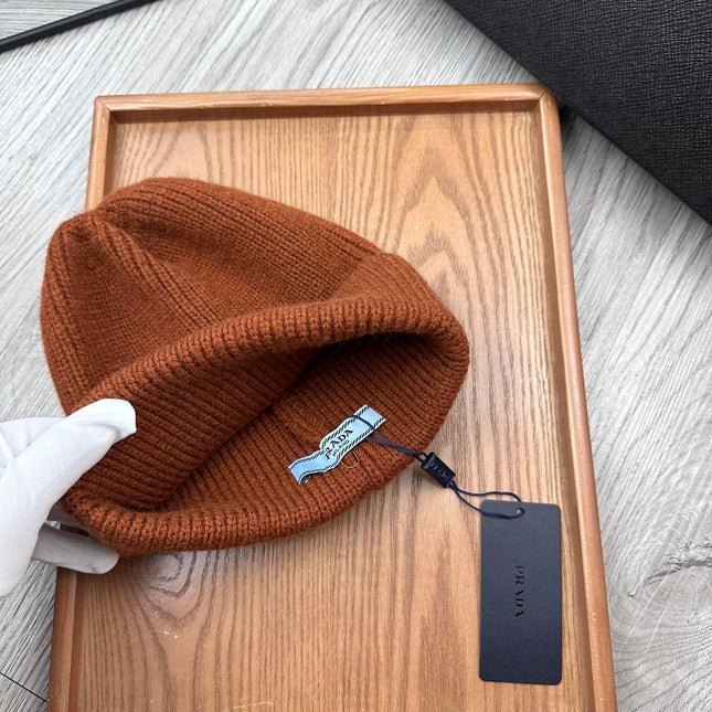 BEANIE HAT IN UMBER BROWN WOOL 332398