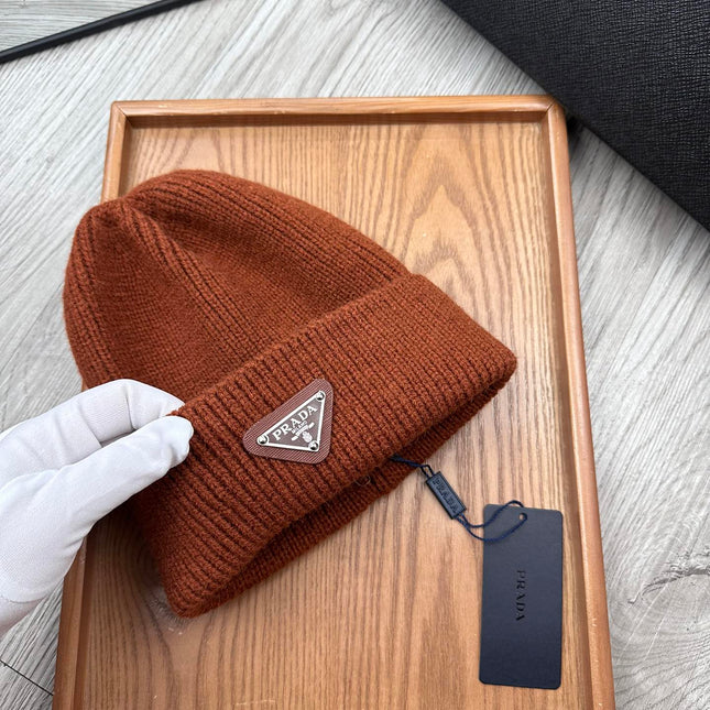 BEANIE HAT IN UMBER BROWN WOOL 332398