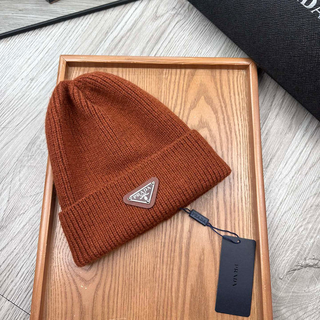 BEANIE HAT IN UMBER BROWN WOOL 332398