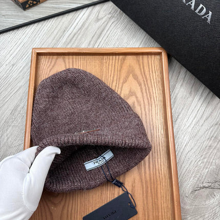 BEANIE HAT IN BRUNETTE BROWN WOOL 332399