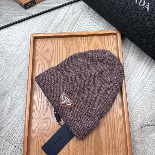 BEANIE HAT IN BRUNETTE BROWN WOOL 332399