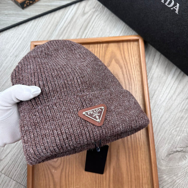 BEANIE HAT IN BRUNETTE BROWN WOOL 332399
