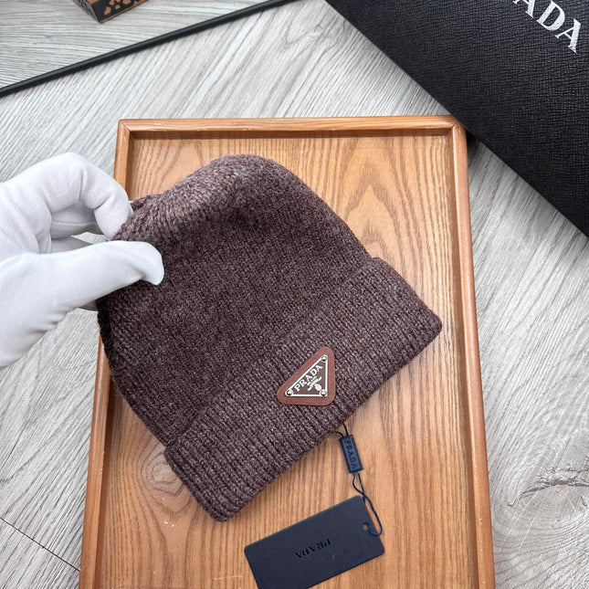 BEANIE HAT IN BRUNETTE BROWN WOOL 332399