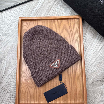 BEANIE HAT IN BRUNETTE BROWN WOOL 332399