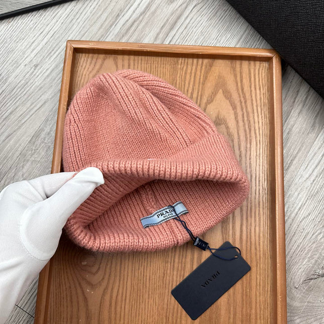 BEANIE HAT IN ROSE PINK WOOL 332401