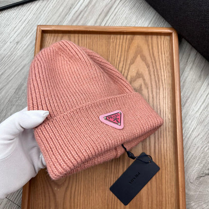 BEANIE HAT IN ROSE PINK WOOL 332401