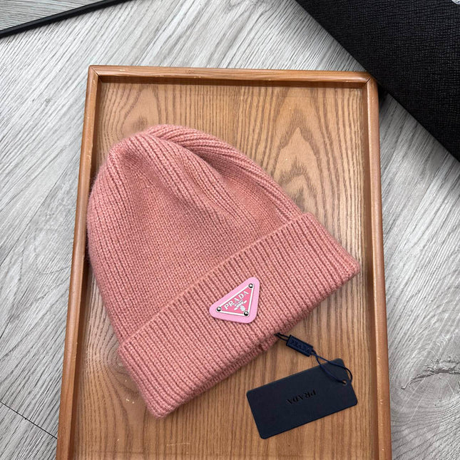 BEANIE HAT IN ROSE PINK WOOL 332401