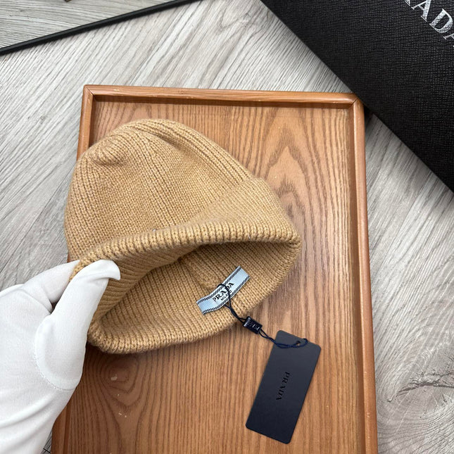 BEANIE HAT IN LIGHT BROWN WOOL 332402