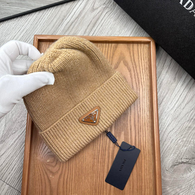 BEANIE HAT IN LIGHT BROWN WOOL 332402