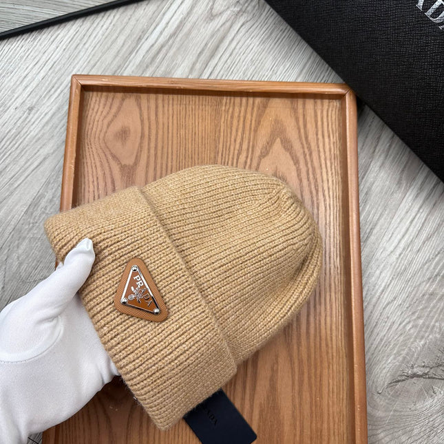 BEANIE HAT IN LIGHT BROWN WOOL 332402