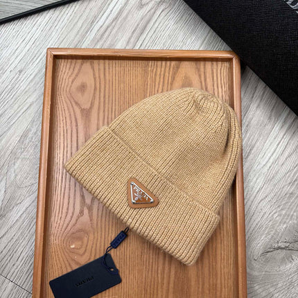 BEANIE HAT IN LIGHT BROWN WOOL 332402