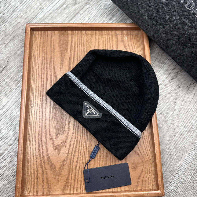 BEANIE HAT IN BLACK WOOL 349648