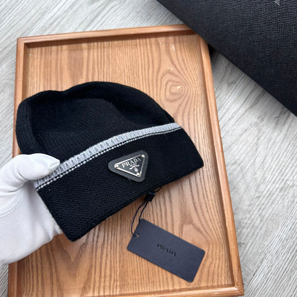 BEANIE HAT IN BLACK WOOL 349648