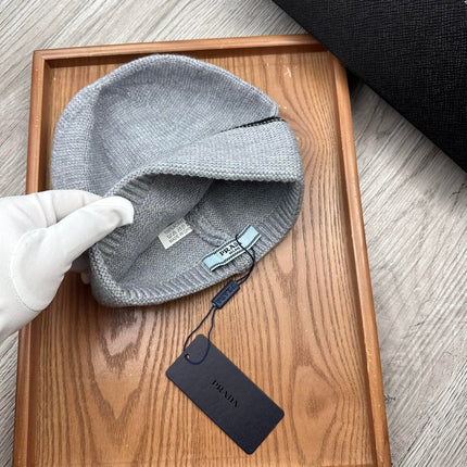 BEANIE HAT IN DOVE GRAY WOOL 349650