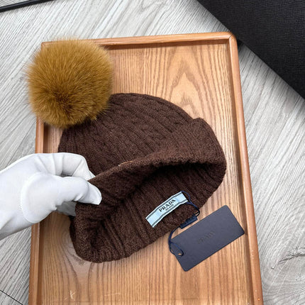 BEANIE HAT IN CHOCOLATE BROWN WOOL 352364