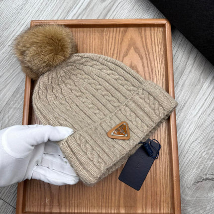 BEANIE HAT IN CAMEL BROWN WOOL 352367