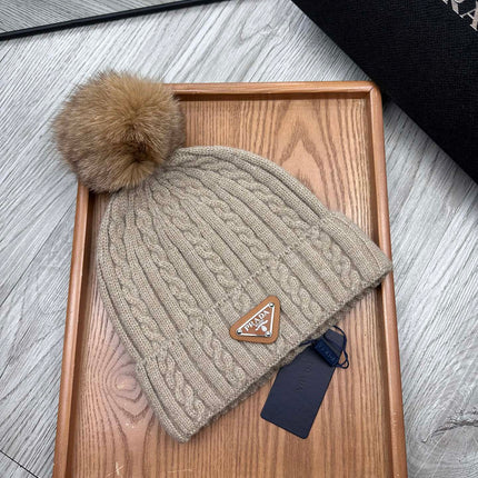 BEANIE HAT IN CAMEL BROWN WOOL 352367