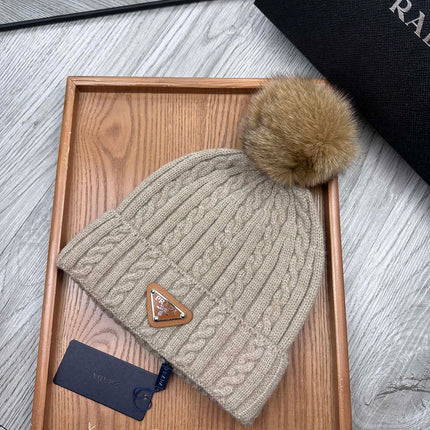 BEANIE HAT IN CAMEL BROWN WOOL 352367