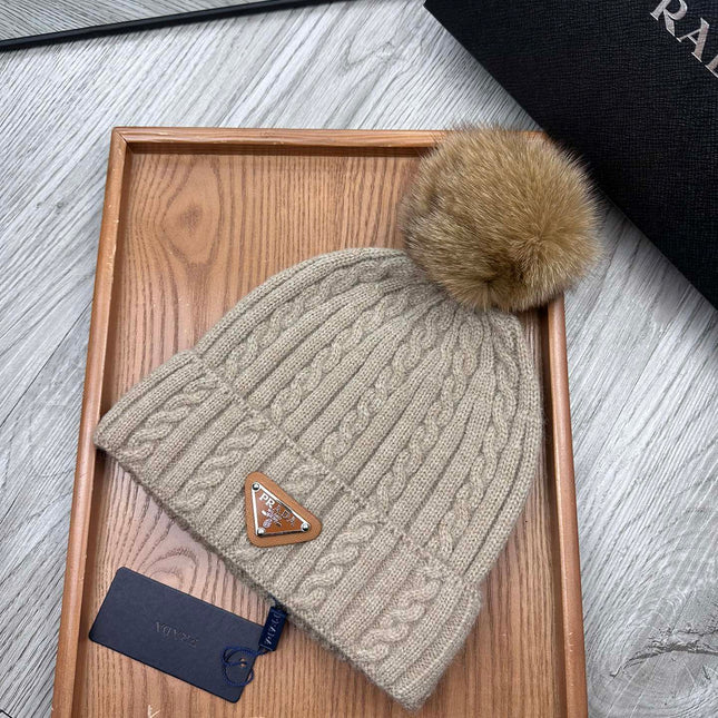 BEANIE HAT IN CAMEL BROWN WOOL 352367
