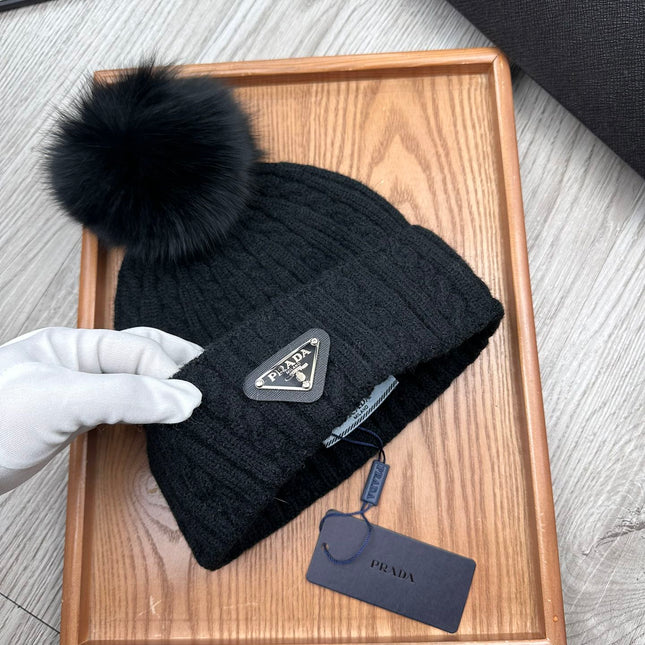 BEANIE HAT IN BLACK WOOL 352368
