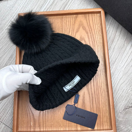 BEANIE HAT IN BLACK WOOL 352368