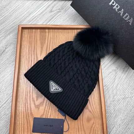 BEANIE HAT IN BLACK WOOL 352375