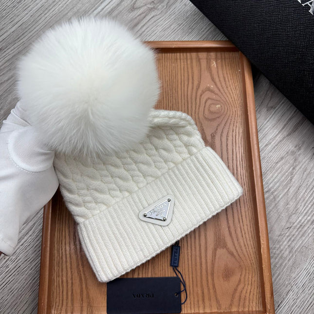 BEANIE HAT IN WHITE WOOL 352376