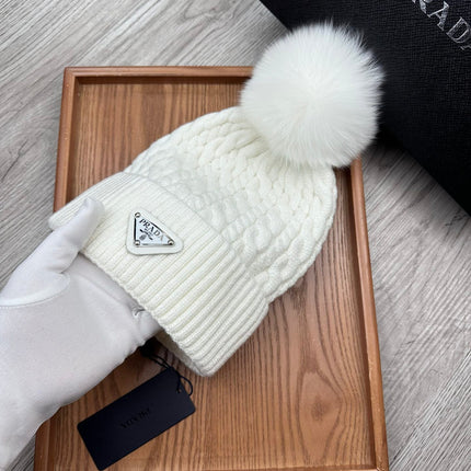 BEANIE HAT IN WHITE WOOL 352376