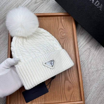 BEANIE HAT IN WHITE WOOL 352376