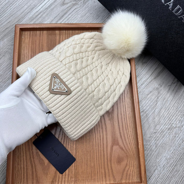 BEANIE HAT IN PARCHMENT BEIGE WOOL 352377