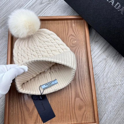 BEANIE HAT IN PARCHMENT BEIGE WOOL 352377