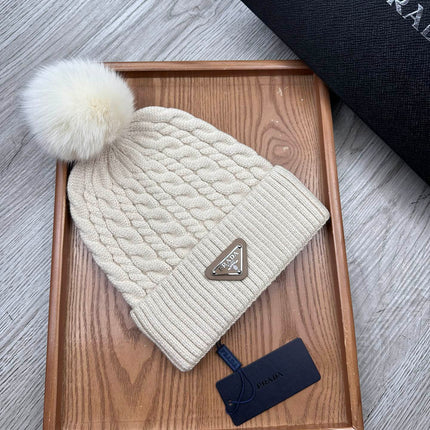 BEANIE HAT IN PARCHMENT BEIGE WOOL 352377