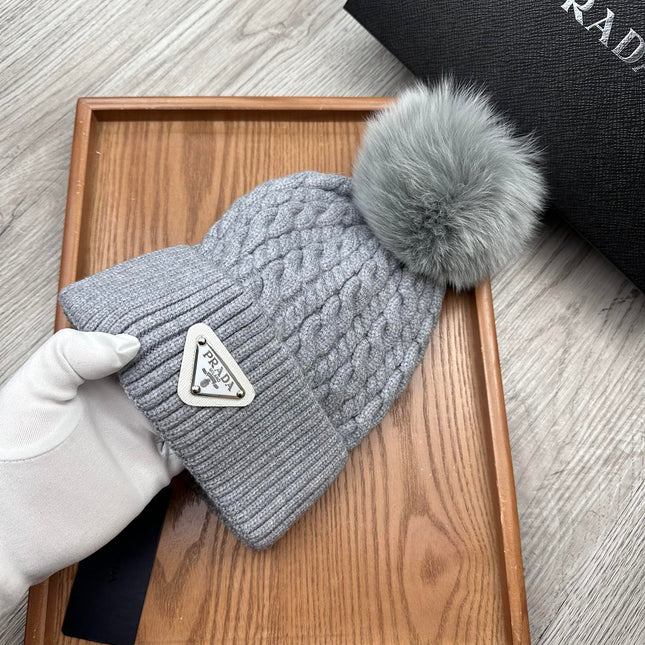 BEANIE HAT IN COIN GRAY WOOL 352378