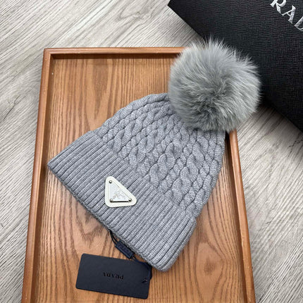 BEANIE HAT IN COIN GRAY WOOL 352378
