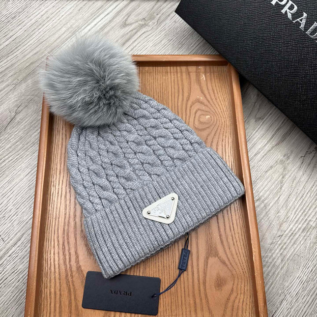 BEANIE HAT IN COIN GRAY WOOL 352378