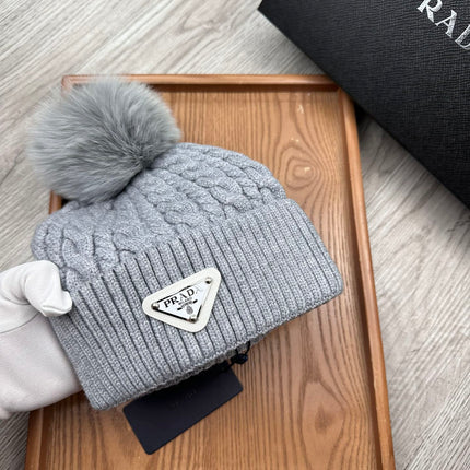 BEANIE HAT IN COIN GRAY WOOL 352378