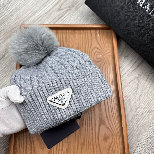 BEANIE HAT IN COIN GRAY WOOL 352378