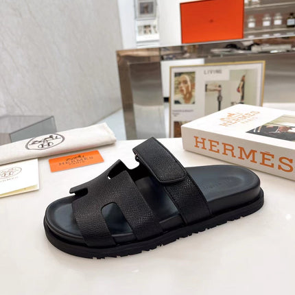 CHYPRE SANDAL IN BLACK CALFSKIN 186752