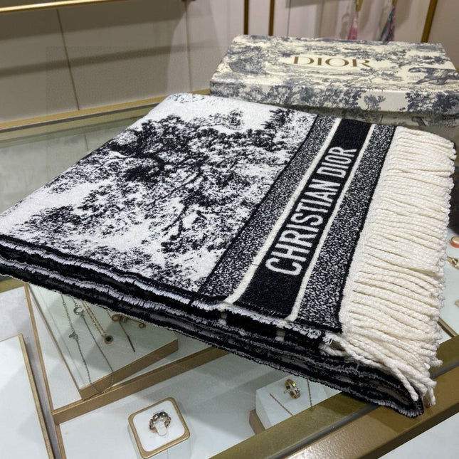 SQUARE SCARF 140 CM IN BLACK MIX WHITE MONOGRAM CASHMERE AND WOOL 416918