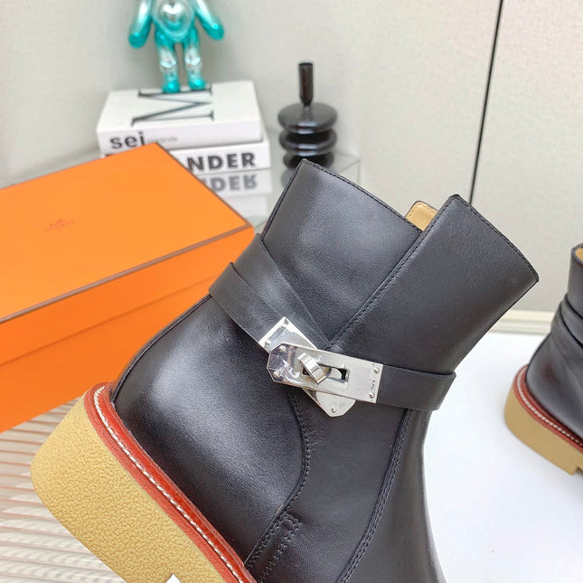 BOTINES HISTORY BOOTS IN BLACK CALFSKIN