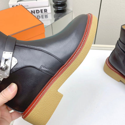 BOTINES HISTORY BOOTS IN BLACK CALFSKIN