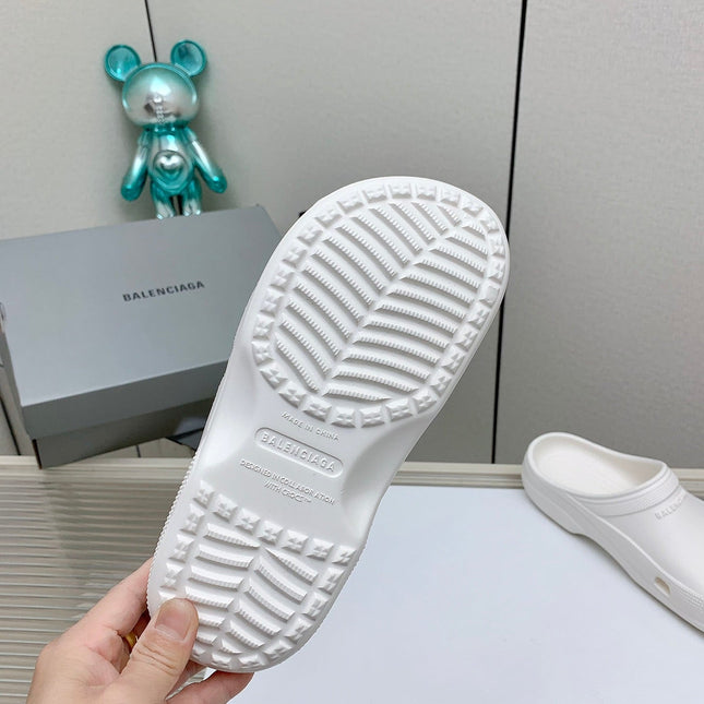 POOL CROCS IN WHITE RUBBER