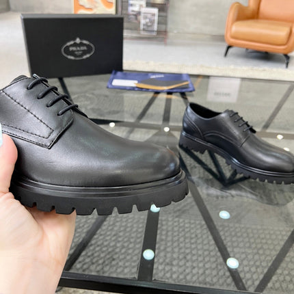 PRA LACE-UP SHOES IN BLACK CALFSKIN