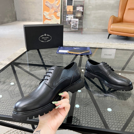 PRA LACE-UP SHOES IN BLACK CALFSKIN
