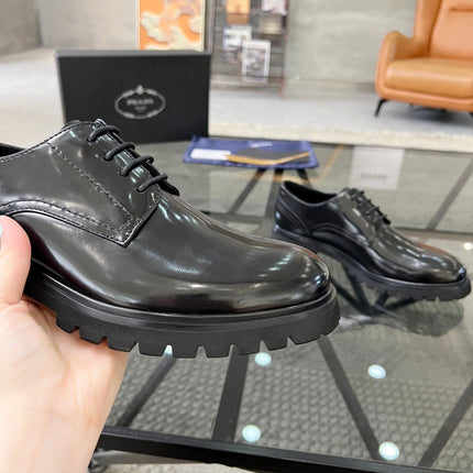 PRA LACE-UP SHOES IN GLOSSY BLACK CALFSKIN